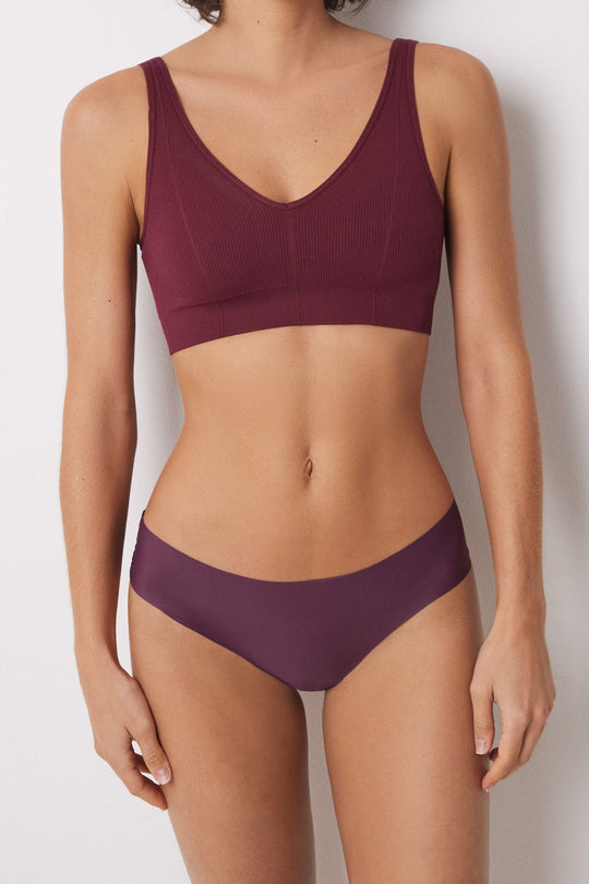 Classic clean cut lace garnet panty