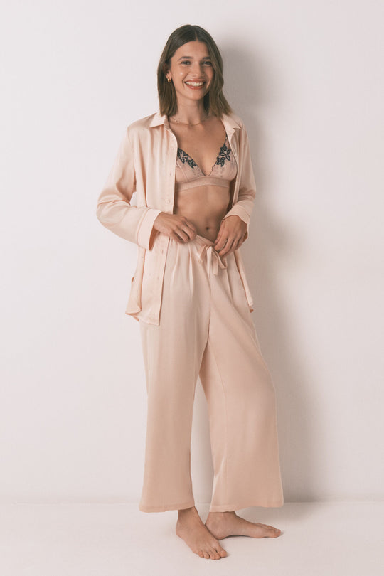 بيجاما طويلة ساتان برتقالية مزينة بالكريستال