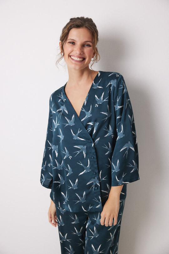 Long satin pajamas with bird print