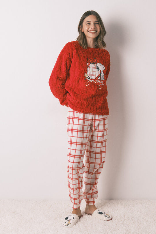 Long fleece pajamas red checks Snoopy