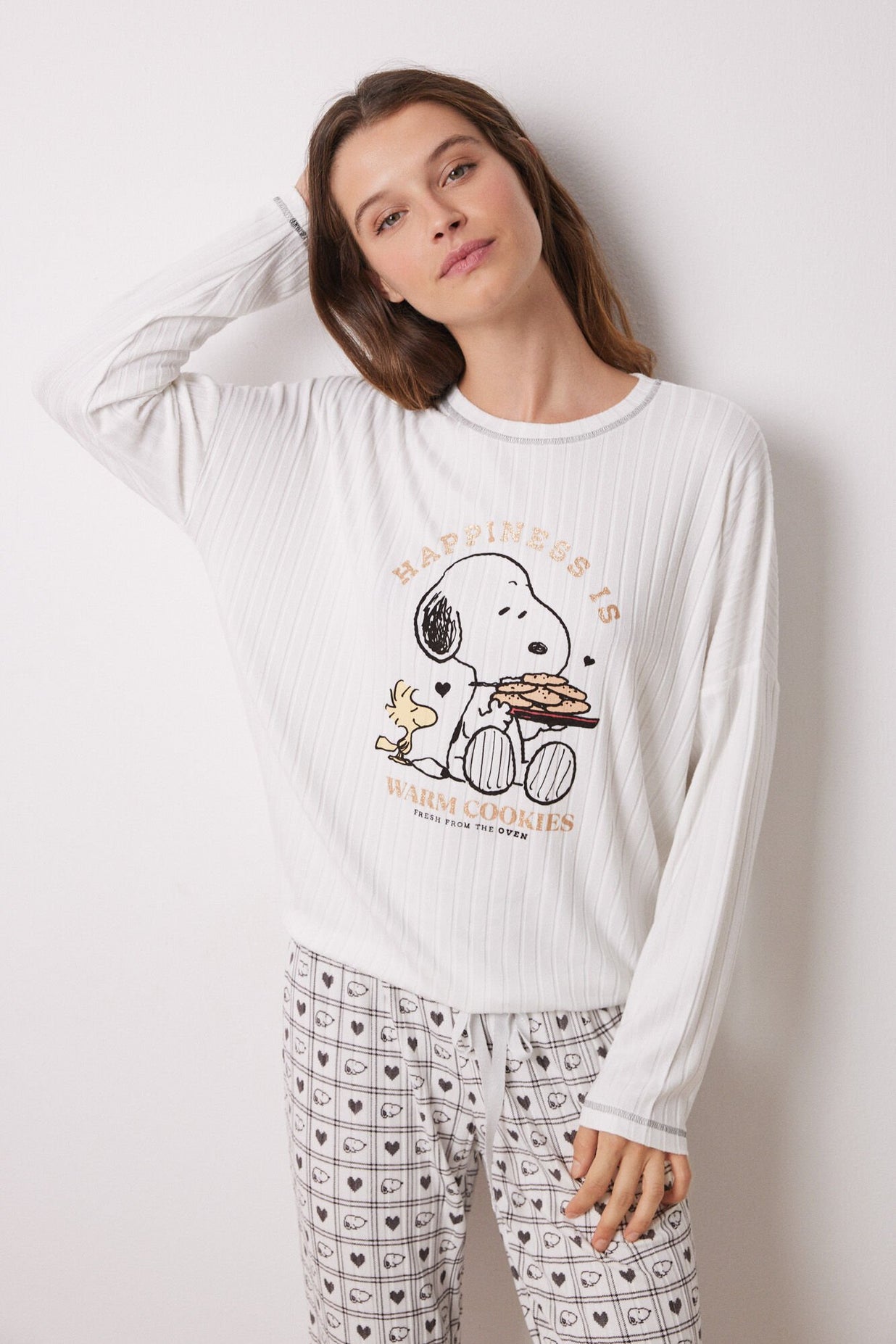 Snoopy dames shortama / pyjama, 2-delig, maat M, met opdruk ; Happiness is Snoopy dames shortama / pyjama, 2-delig, maat M, met opdruk ; Happiness is