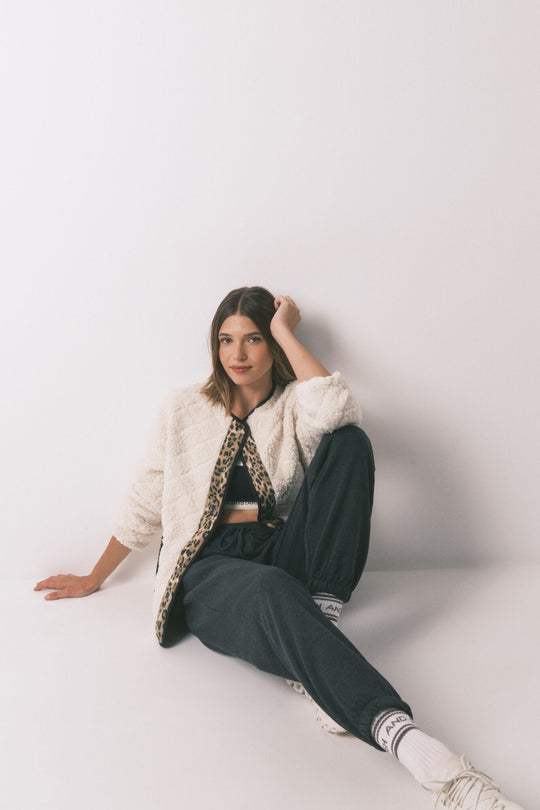 Short reversible animal print jacket