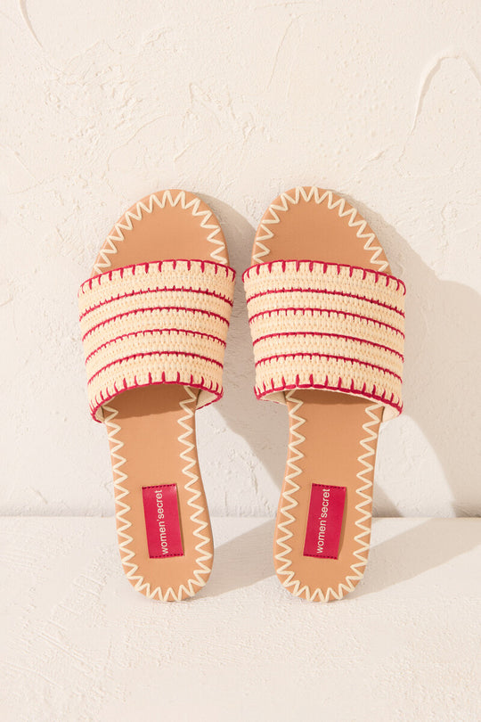 Model:3229067-38 صندل مسطح مفتوح من الأمام بسطح علوي من الرافيا، مثالي لأيام الصيف. يوفر الراحة والأناقة. خامة متينة وخفيفة الوزن. تصميم عصري منعش، مثالي لإطلالاتك الصيفية. مريح في الارتداء.