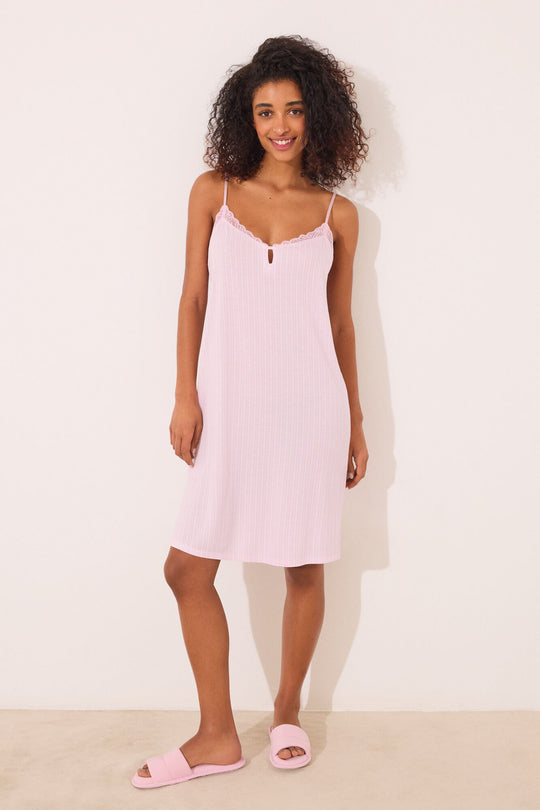 فستان نوم قصير من الفيسكوز باللون الوردي