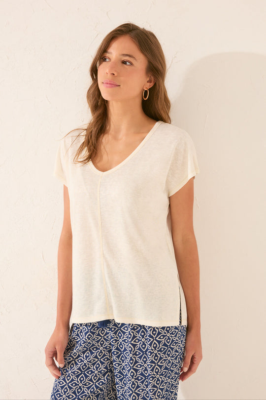 تيشيرت نسائي كم قصير بلون ابيض ولمعة