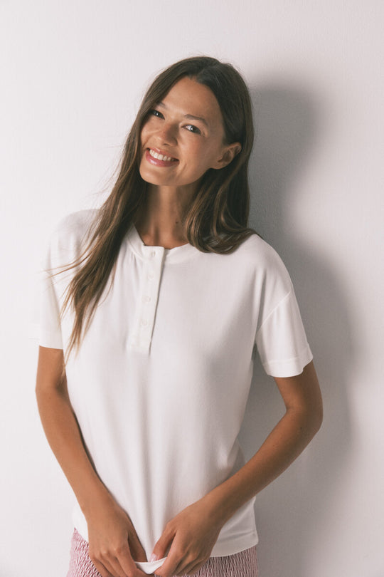 Loose white short sleeve T-shirt
