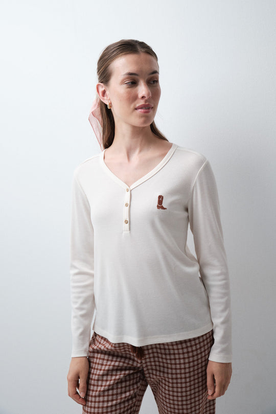 White long sleeve T-shirt