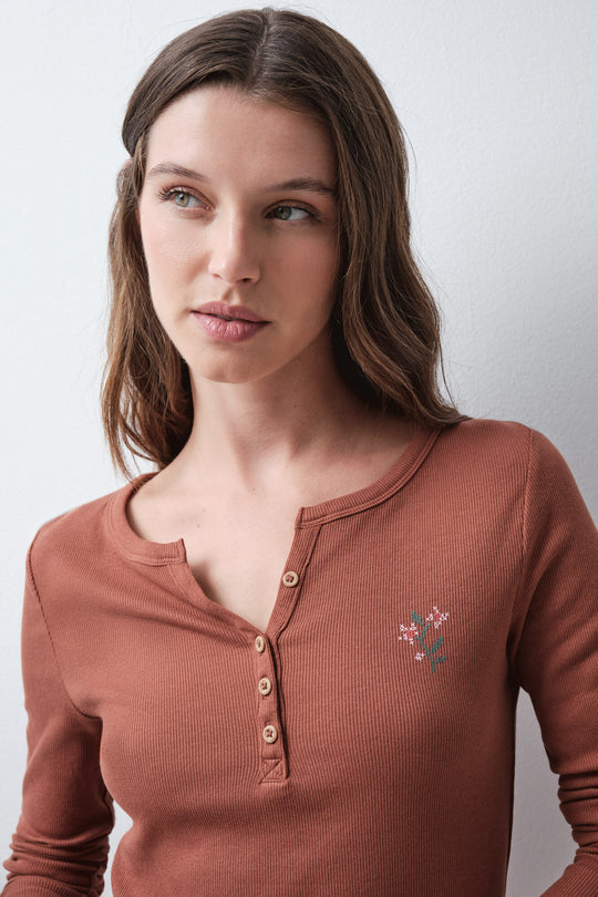 Brown long sleeve T-shirt
