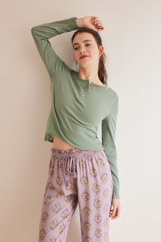 توب خضراء بأكمام طويلة من قطن 100%