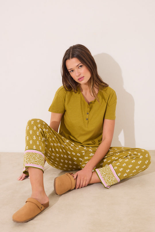 تيشيرت بأكمام قصيرة 100% قطن مريح باللون الكاكي