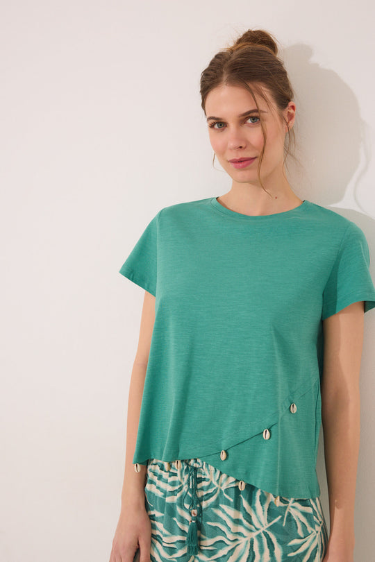 تيشيرت أخضر بأكمام قصيرة