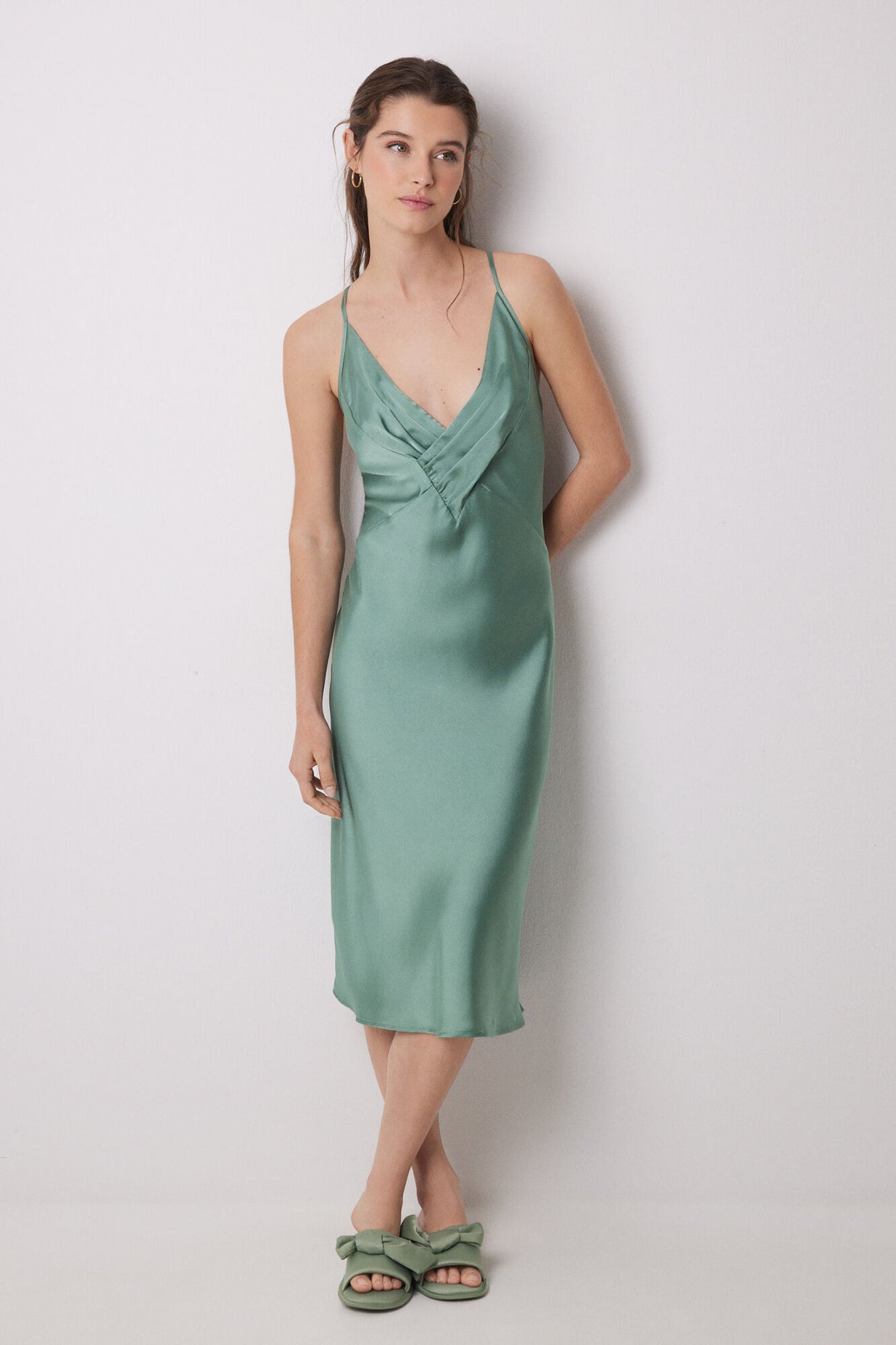 Green Night dress|Green satin midi nightgown|Women'secret Women'secret KSA Green Night dress|Green satin midi nightgown|Women'secret Women'secret KSA