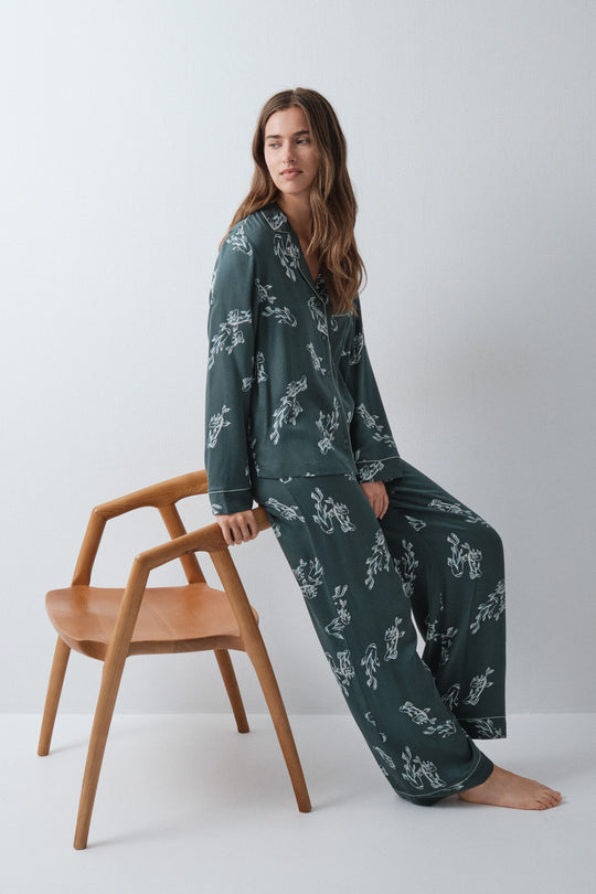 Green classic pyjamas with fish print