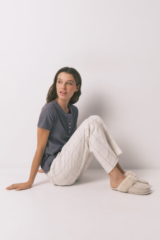 بنطال فلانيل أبيض طويل بطبعة مربعات