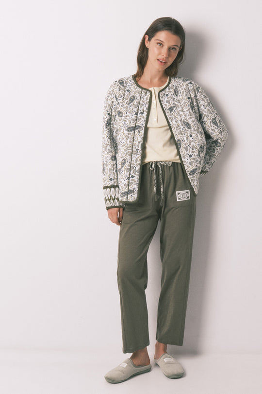 بنطال طويل قطني باللون الأخضر