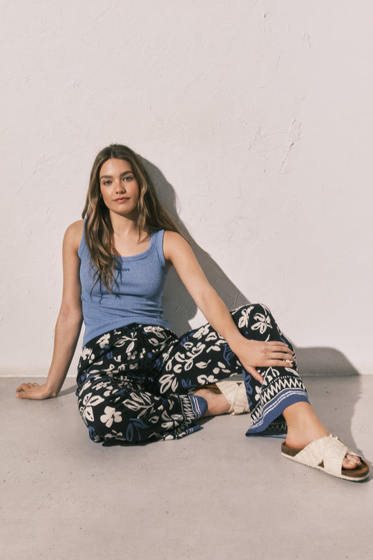 Blue floral print long trousers