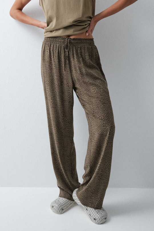 Animal print long trousers