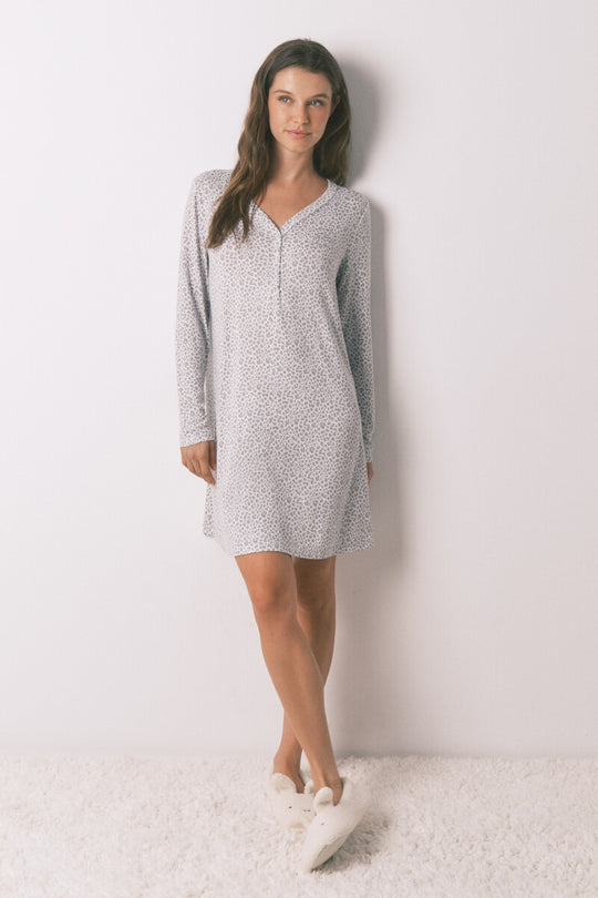 Short nightgown