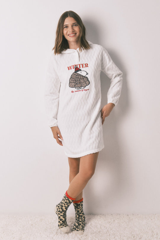 Short fleece short nightgown with white hood Snoopy
