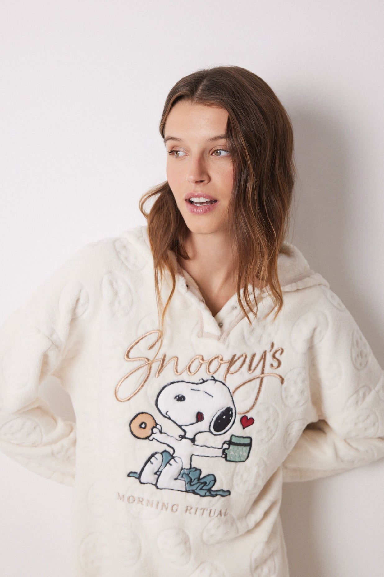 Women'Secret Snoopy fleece short nightgown – Women'secret KSA