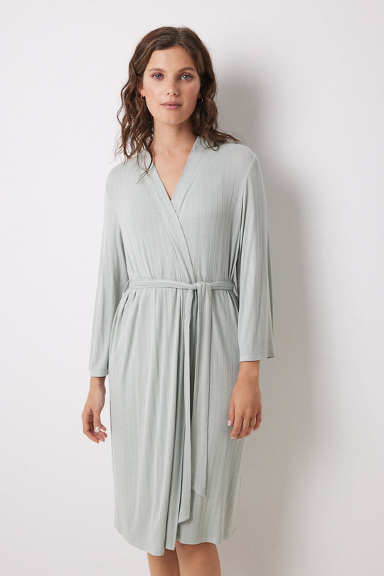 رداء طويل بملمس ناعم بلون أخضر