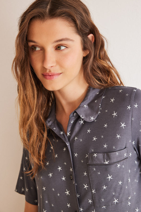 بيجاما كابري كلاسيكية رمادية بلون رمادي داكن