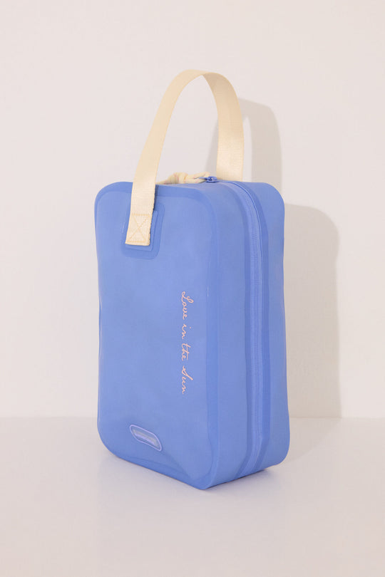 Medium water-resistant vanity case with side handle