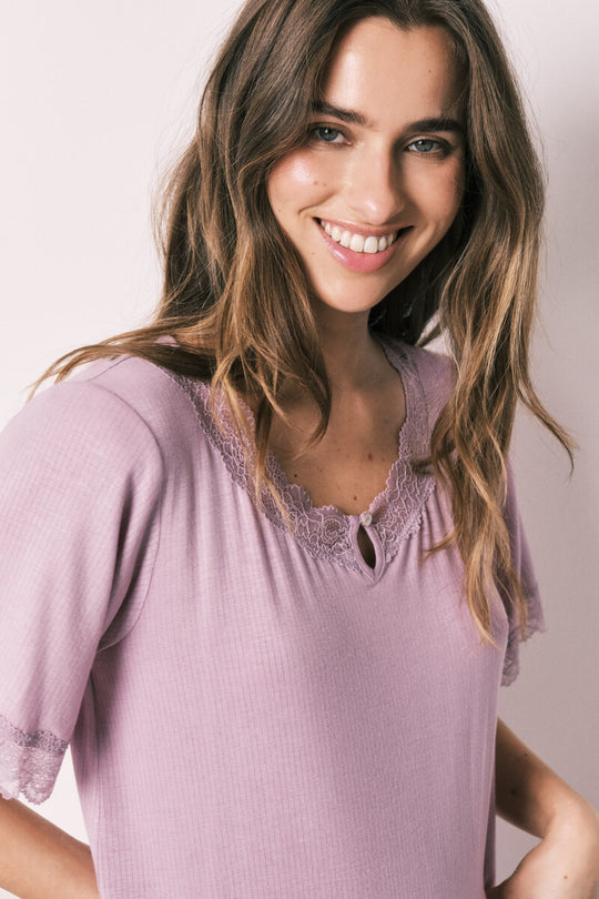 Long pink viscose nightgown with a soft feel