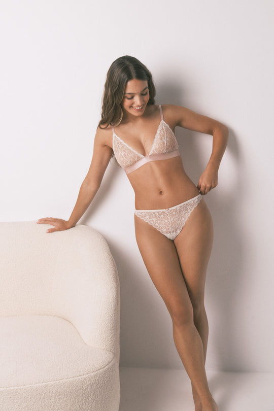 سروال داخلي برازيلي بدانتيل رمادي