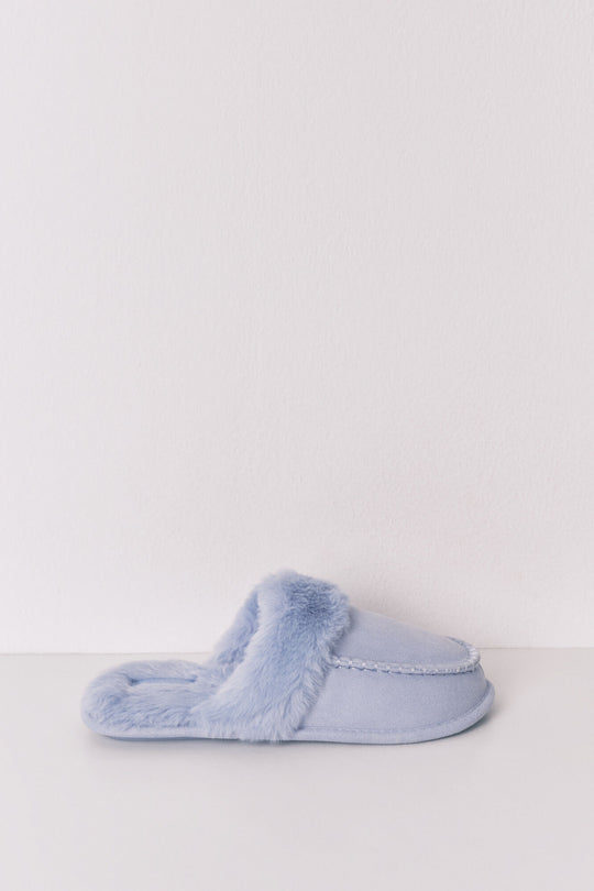 Lilac synthetic fur slippers