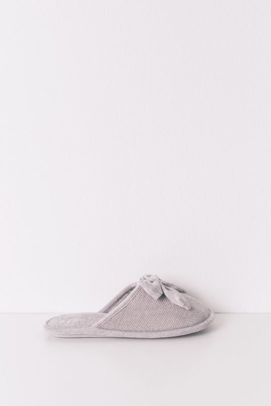 Closed grey chenille slippers