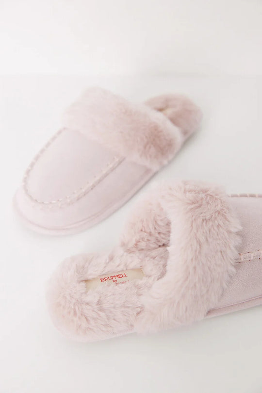 Pink faux fur house slippers