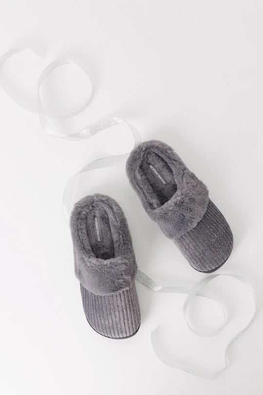 House slippers in charcoal lurex fur