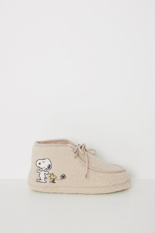 شبشب سنوبي على طراز الأحذية 