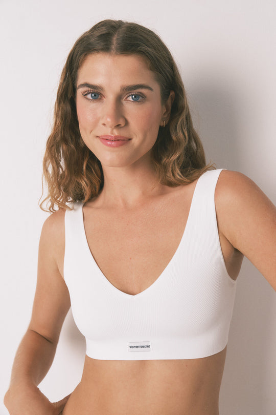 توب نسائي بدون خياطة LOVELY بلون ابيض مضلع