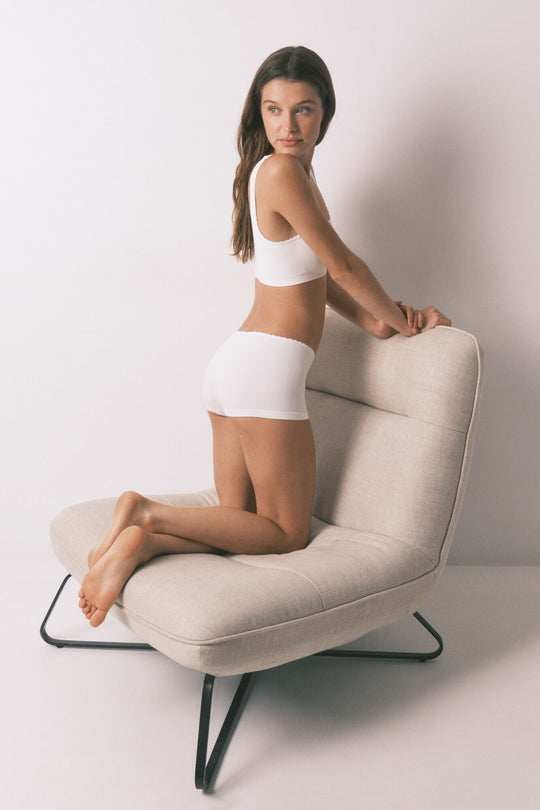 سروال داخلي بوكسر أبيض مضلع بدون خياطة