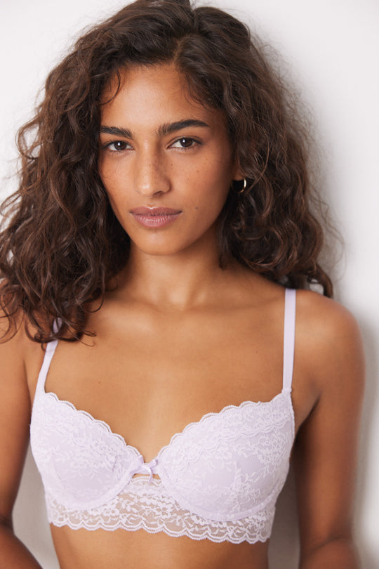 حمالة صدر كلاسيكية من الدانتيل اللافندر مبطنة 