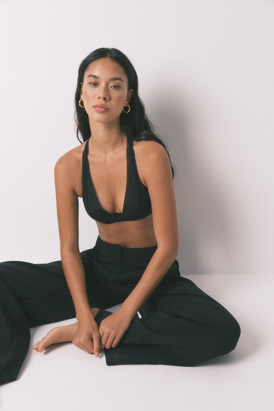 Black tulle halterneck bra with special fastening